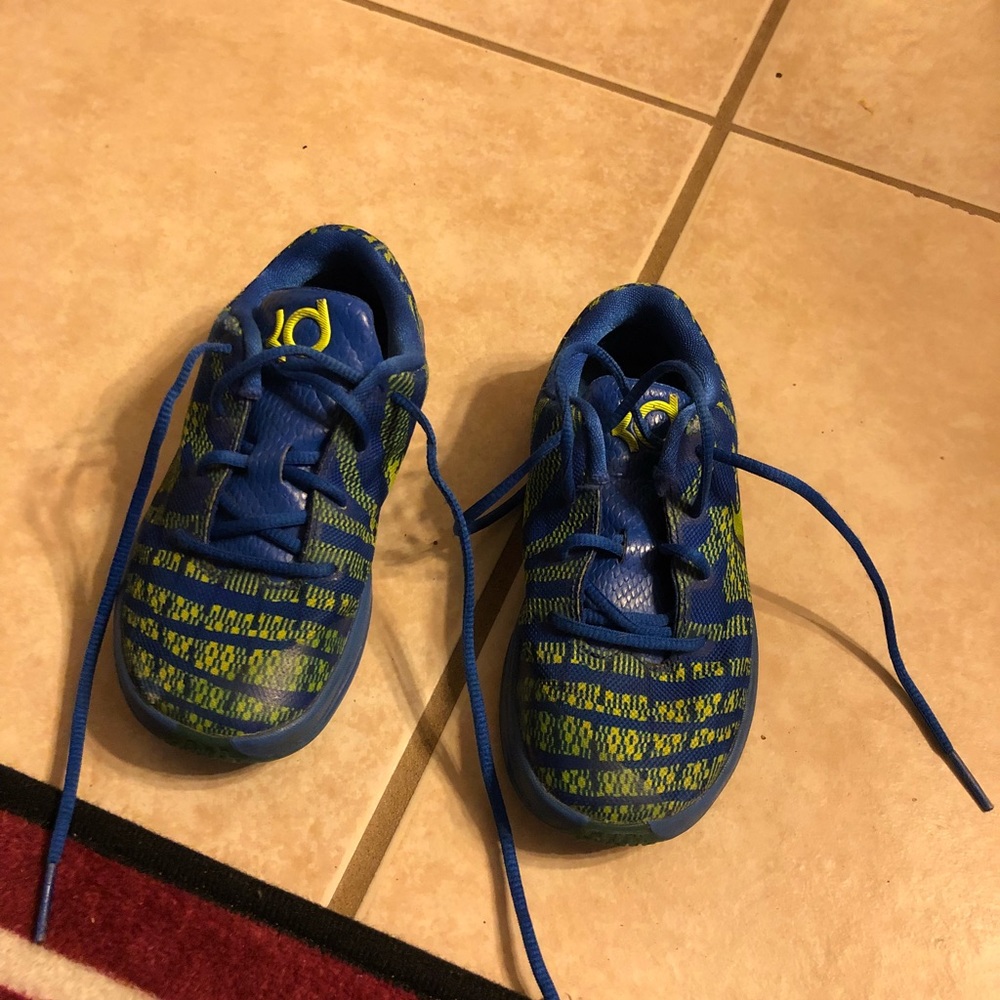 Boys KD’s sneakers